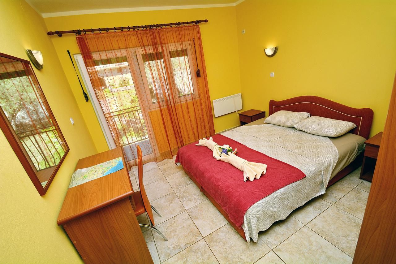 Апартаменты Apartments Dinko Zifra Тиват-25