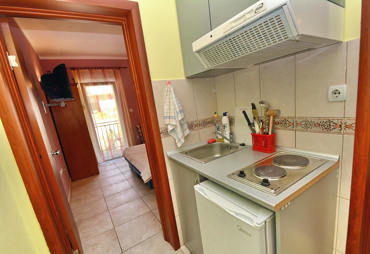 Апартаменты Apartments Dinko Zifra Тиват