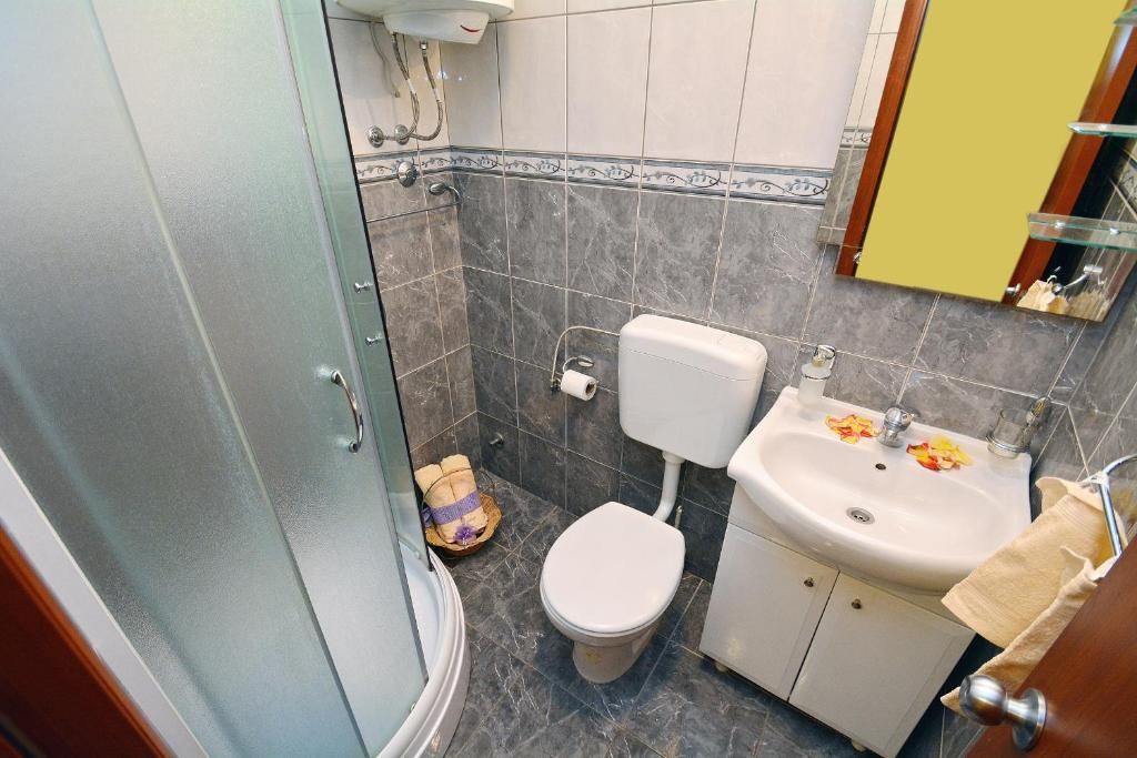 Апартаменты Apartments Dinko Zifra Тиват