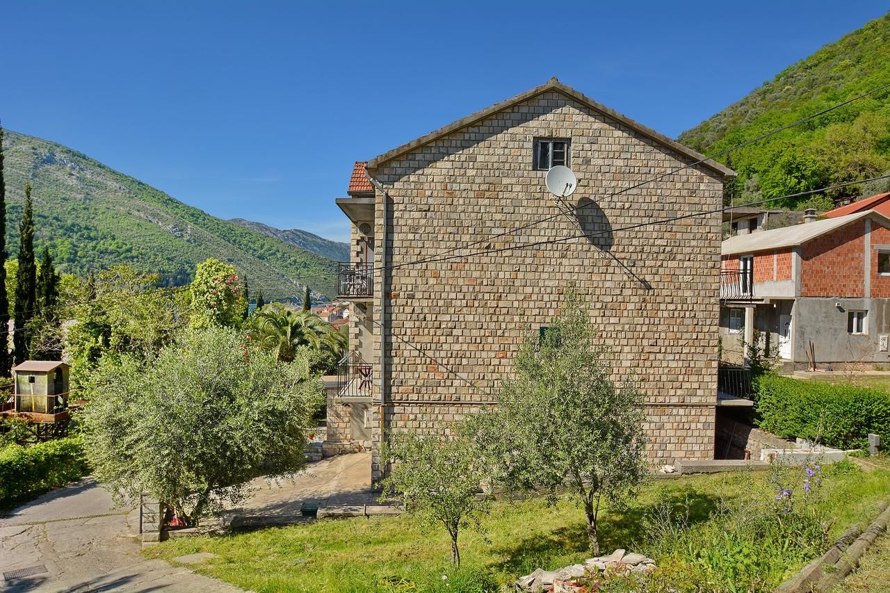 Апартаменты Apartments Dinko Zifra Тиват-9