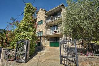 Апартаменты Apartments Dinko Zifra Тиват-3