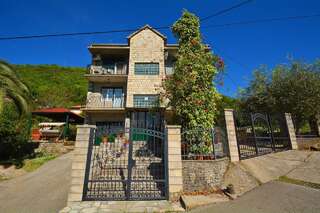 Апартаменты Apartments Dinko Zifra Тиват-7