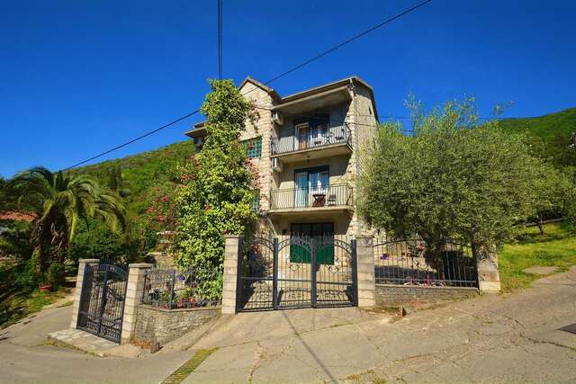 Апартаменты Apartments Dinko Zifra Тиват-5